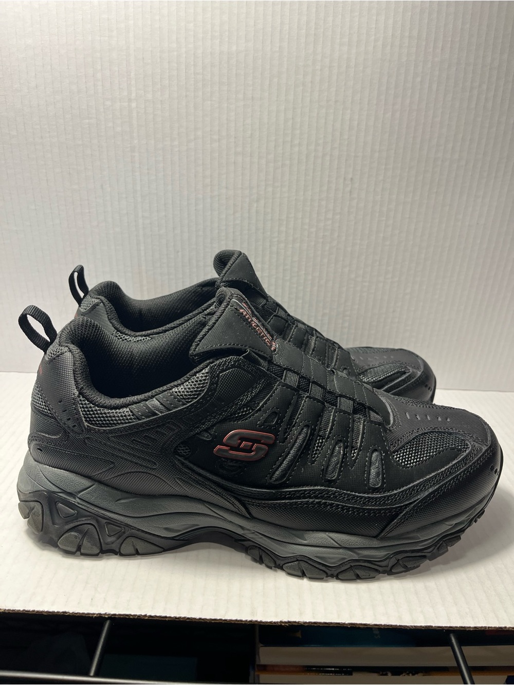 SKECHERS After Burn M. Fit shoe. Air Cooled Memory Foam insole. Sz 10